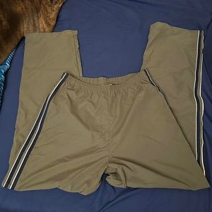 Olive green tracksuit sweatpants
Y2k brand: vital  Women’s medium